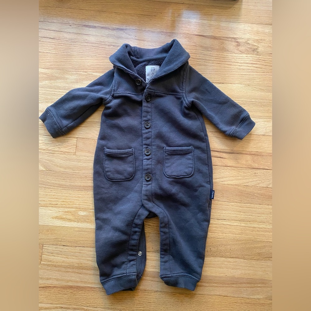 Gap roll collar romper 3-6m
